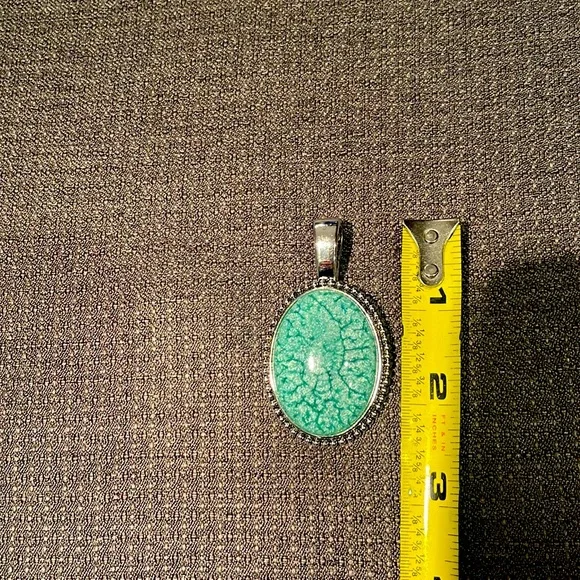 Great casual necklace. Chain is 17 inches long. Only worn a handful of times. - Picture 7 of 9